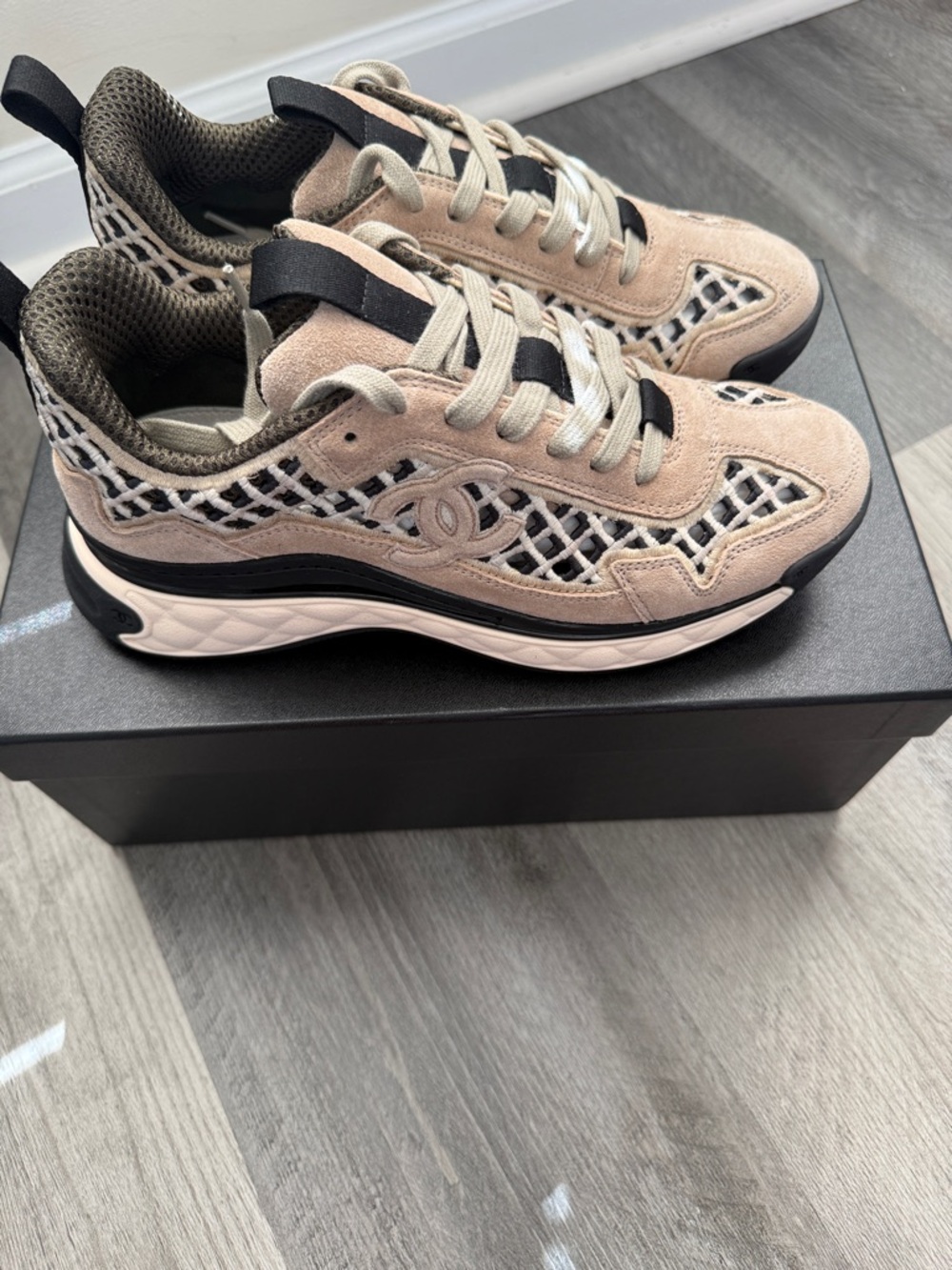 CHANEL SNEAKERS! - Picture 5 of 6